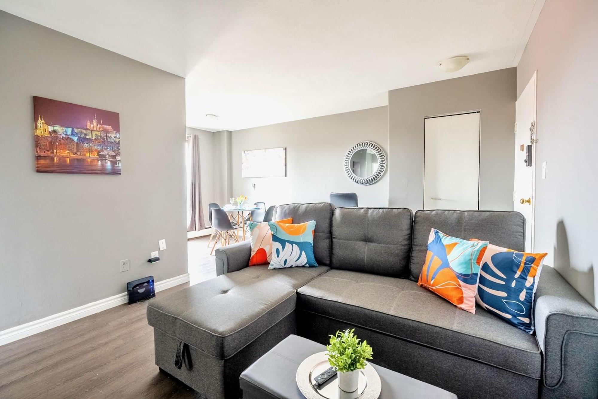 Newly Renovated 2Br Unit In Glenview West Apartment Hamilton Exterior photo